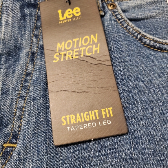 Lee Motion Stretch Straight Fit Tapered Leg Jean - Picture 5 of 11